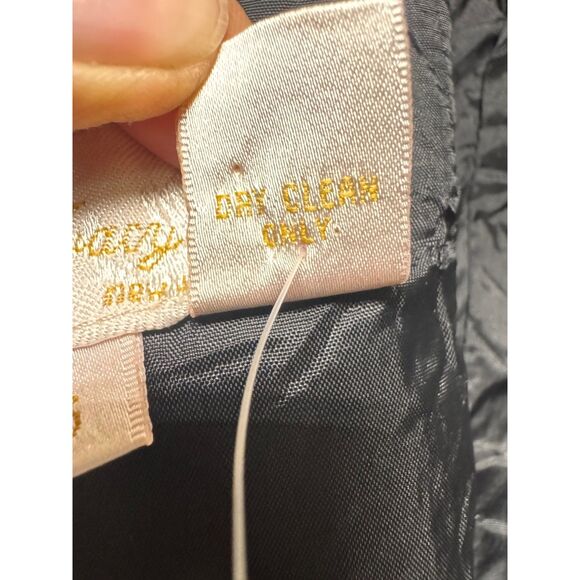 TRACY REESE Scalloped Neckline Double V Sleeveless Dress, Black, Sz 6 - Picture 12 of 13